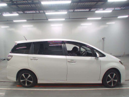 2013 Toyota Wish