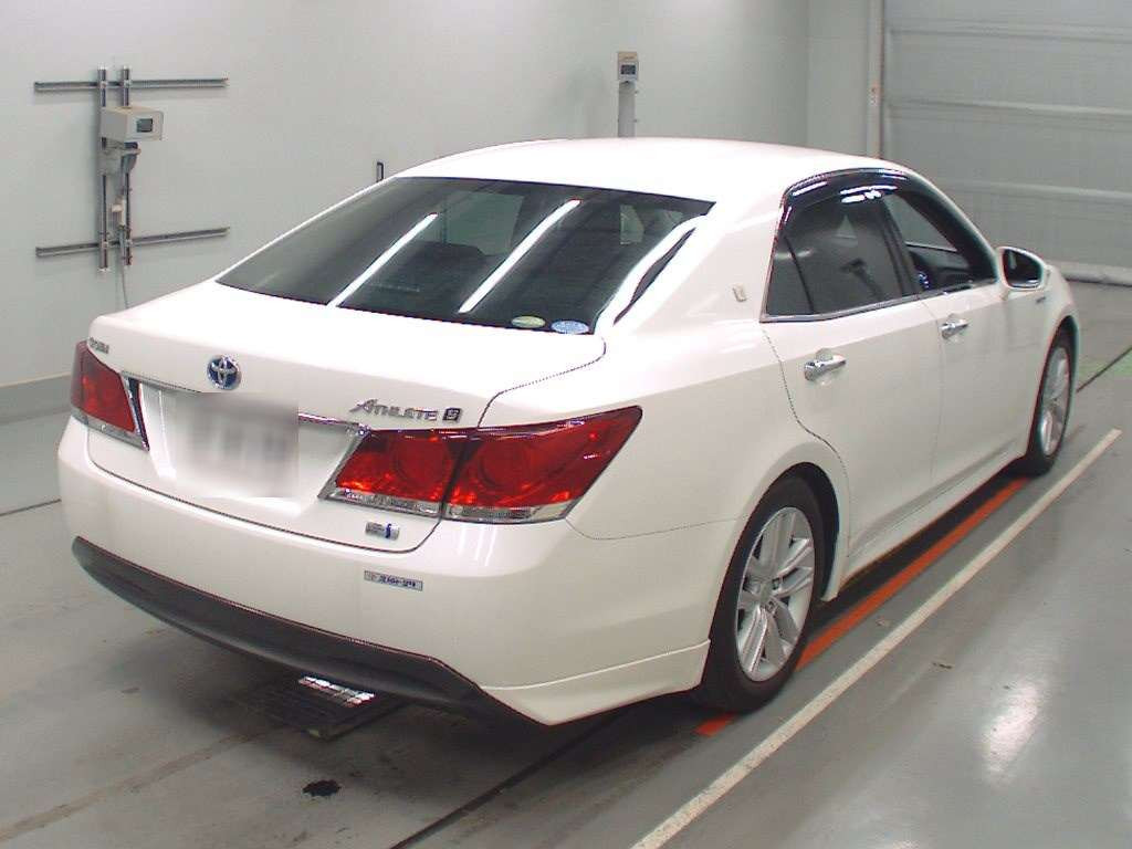 2014 Toyota Crown Hybrid AWS210[1]