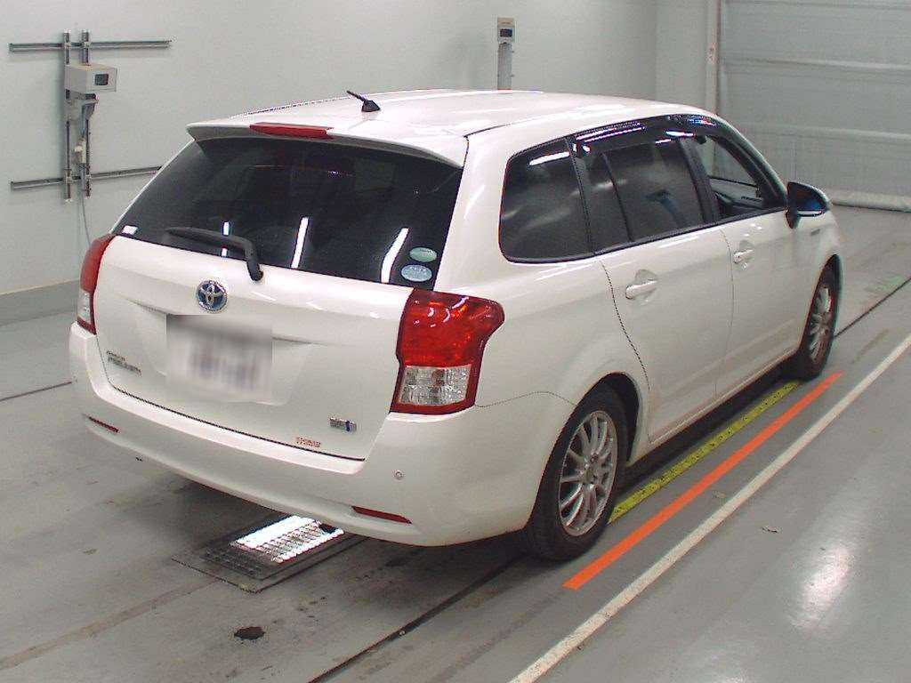 2014 Toyota Corolla Fielder NKE165G[1]