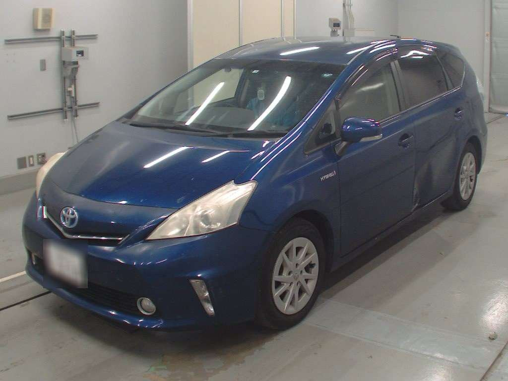 2013 Toyota Prius alpha ZVW41W[0]