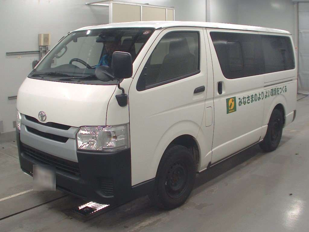 2017 Toyota Regiusace Van KDH206V[0]