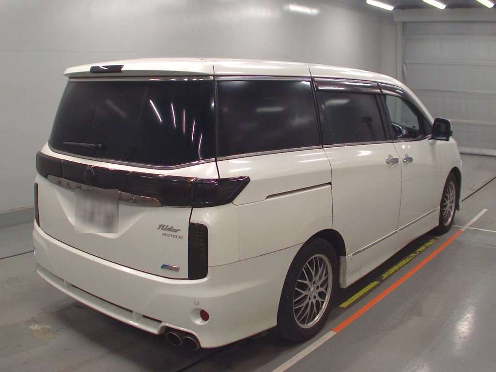 2012 Nissan Elgrand TE52[1]