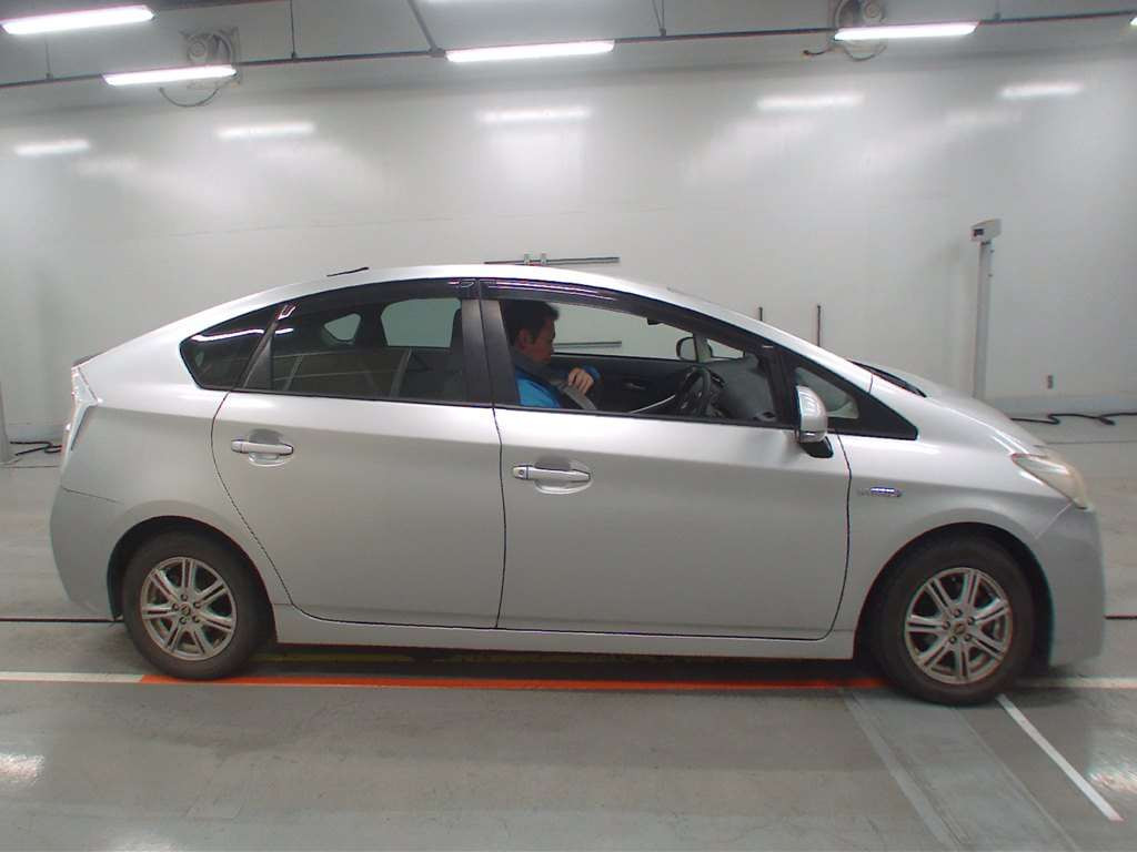 2009 Toyota Prius ZVW30[2]