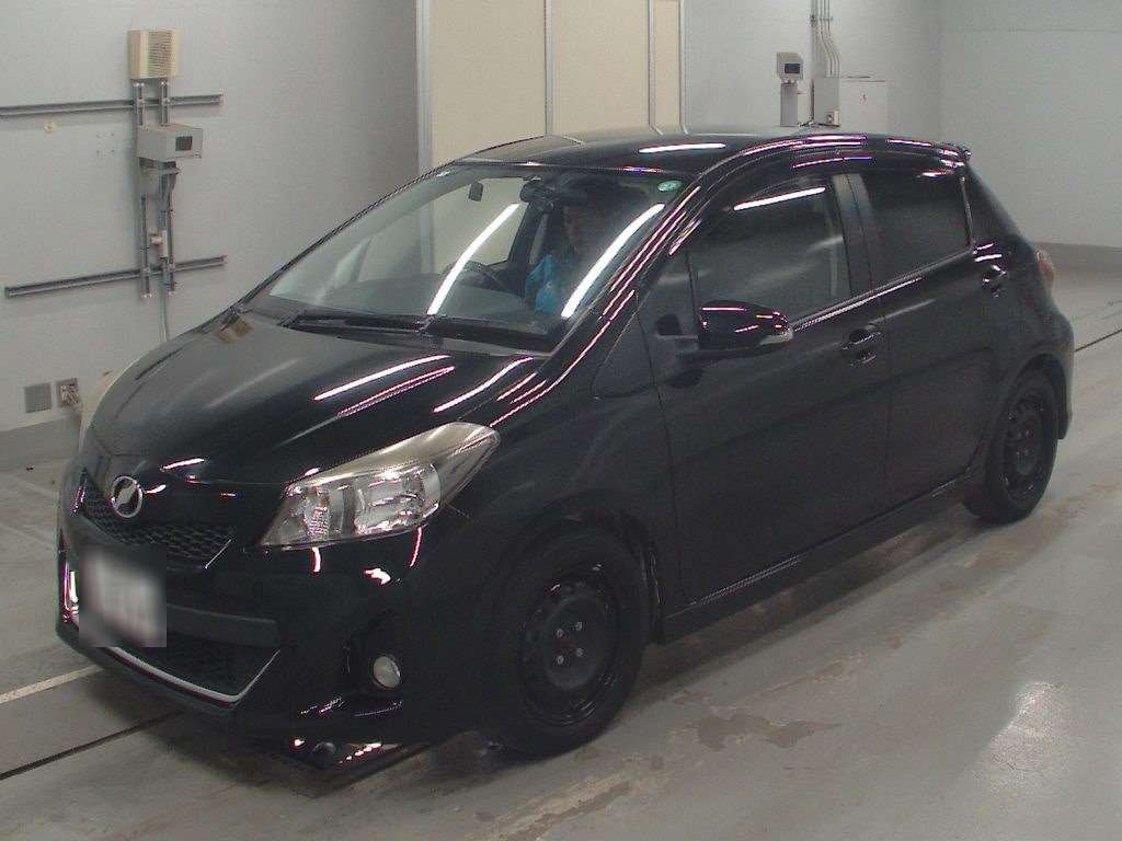 2011 Toyota Vitz NCP131[0]