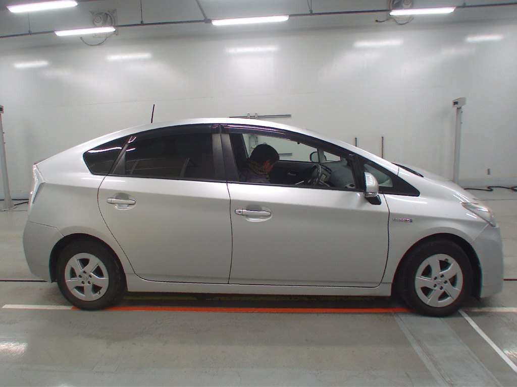 2009 Toyota Prius ZVW30[2]