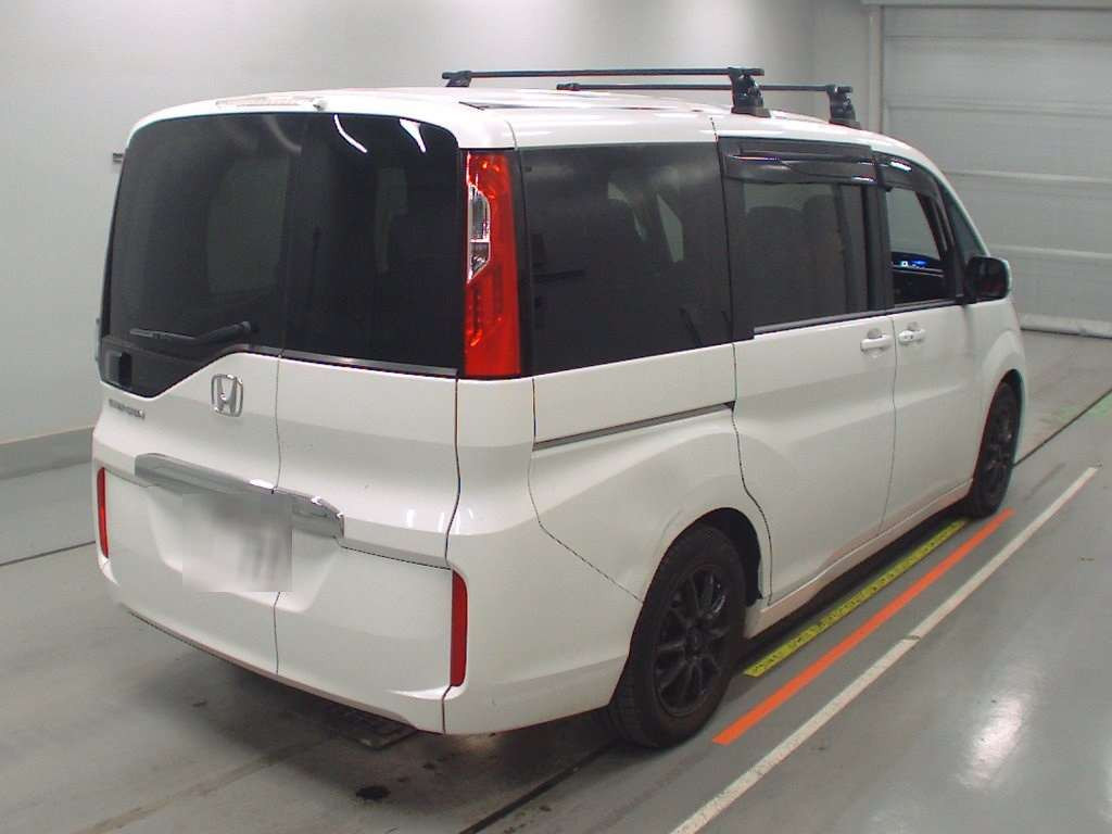 2016 Honda Step WGN RP1[1]