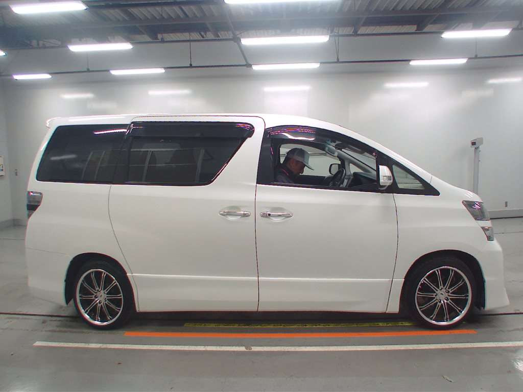 2012 Toyota Vellfire ANH20W[2]