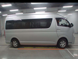 2017 Toyota Hiace Commuter