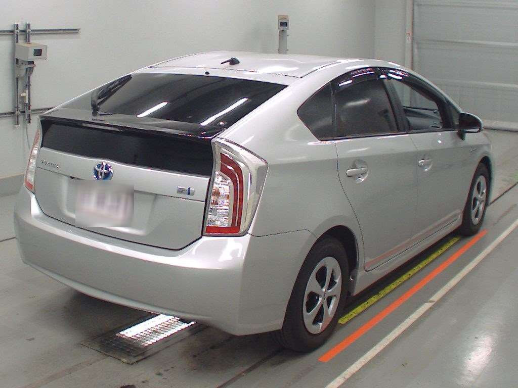 2015 Toyota Prius ZVW30[1]