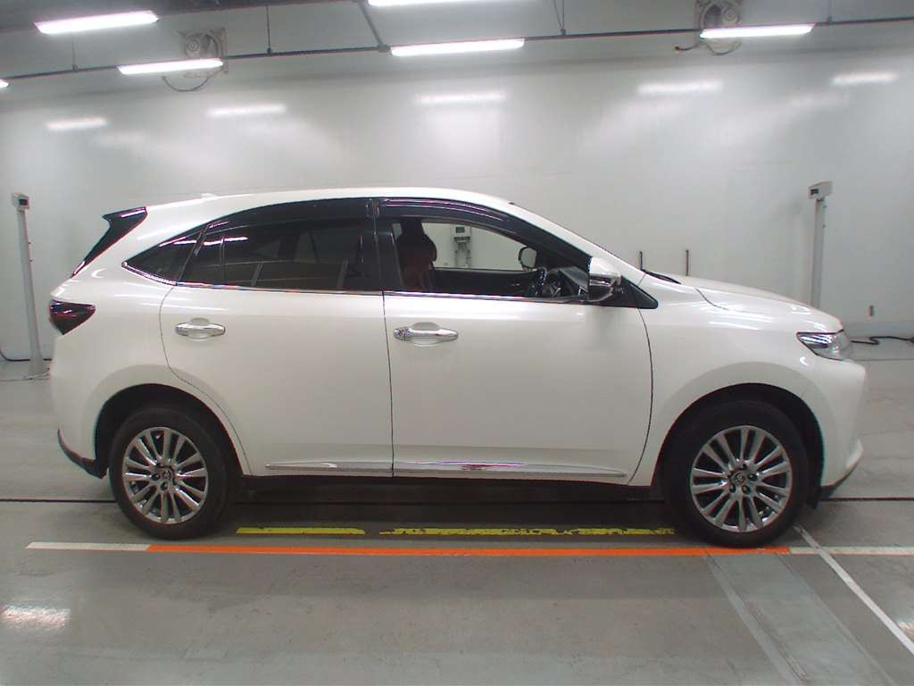 2018 Toyota Harrier ZSU60W[2]