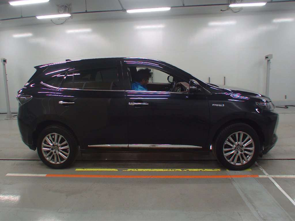 2015 Toyota Harrier Hybrid AVU65W[2]