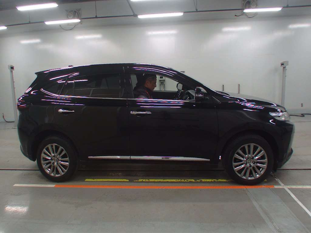 2020 Toyota Harrier ZSU60W[2]