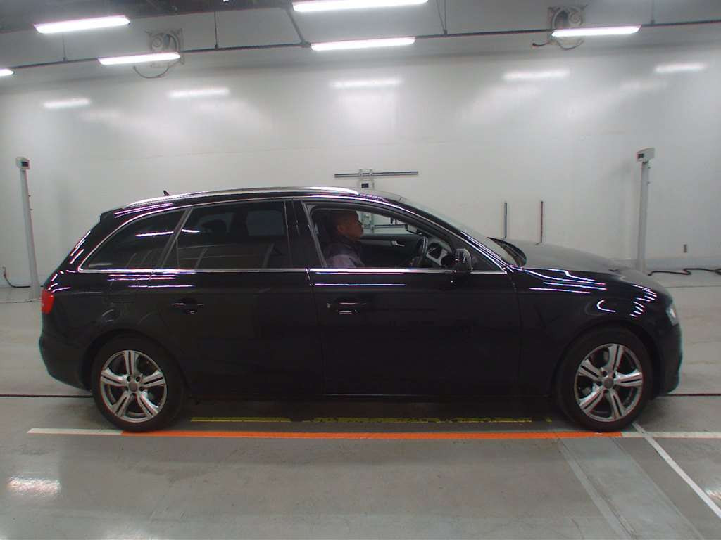 2011 Audi A4 Avant 8KCDN[2]