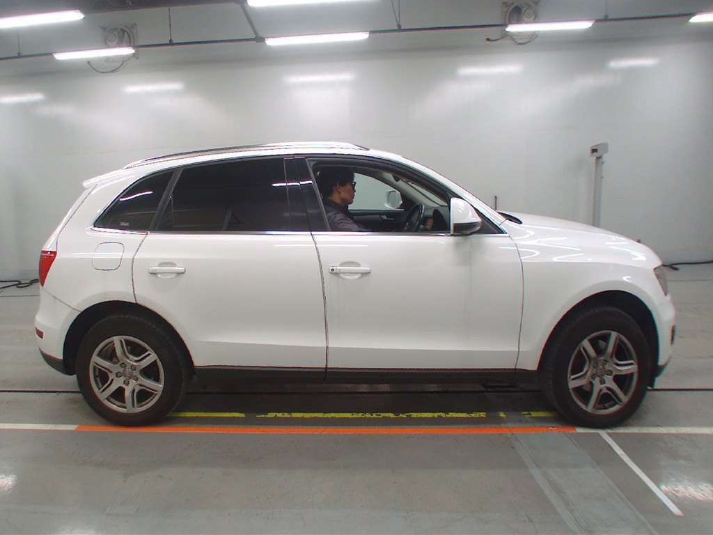 2010 Audi Q5 8RCDNF[2]