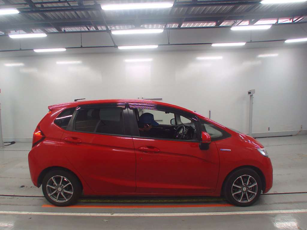 2016 Honda Fit Hybrid GP5[2]