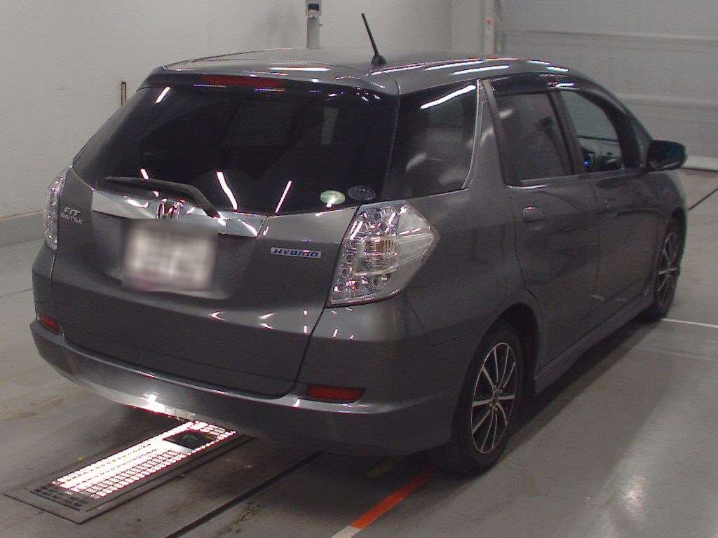 2012 Honda Fit Shuttle Hybrid GP2[1]