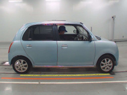 2005 Daihatsu Miragino