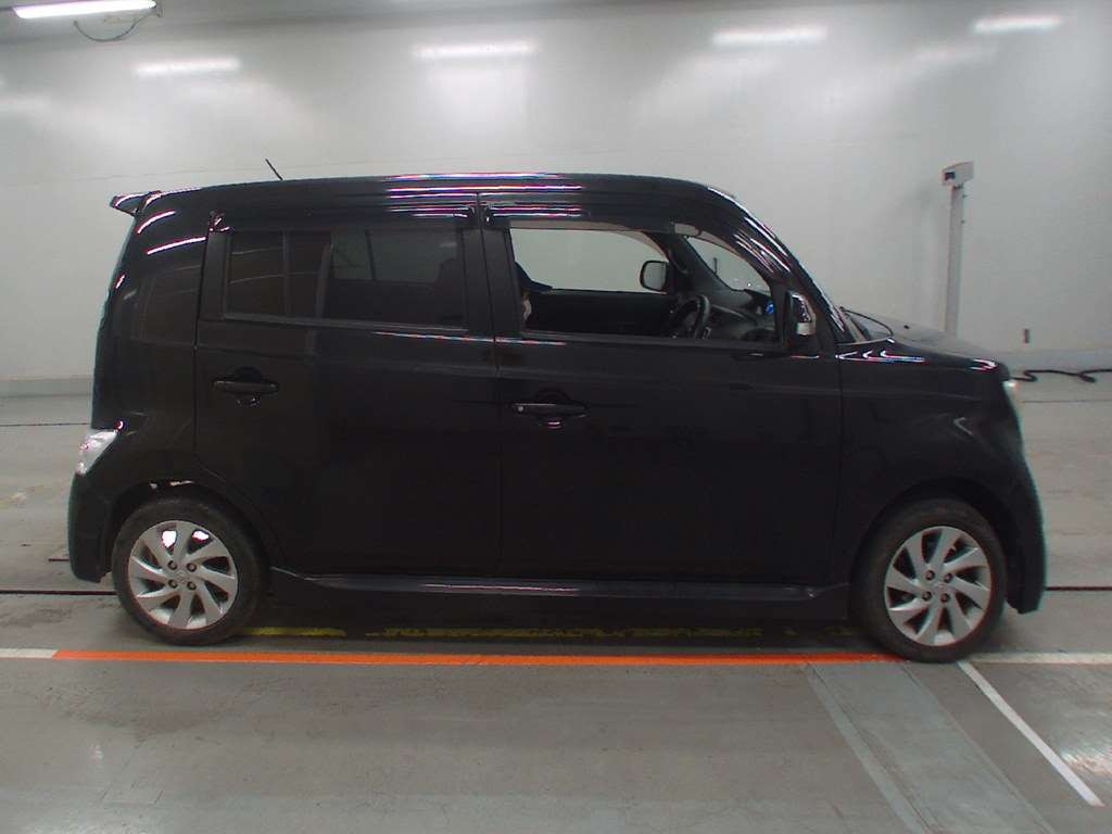 2011 Toyota bB QNC21[2]