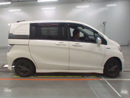 2011 Honda Freed hybrid