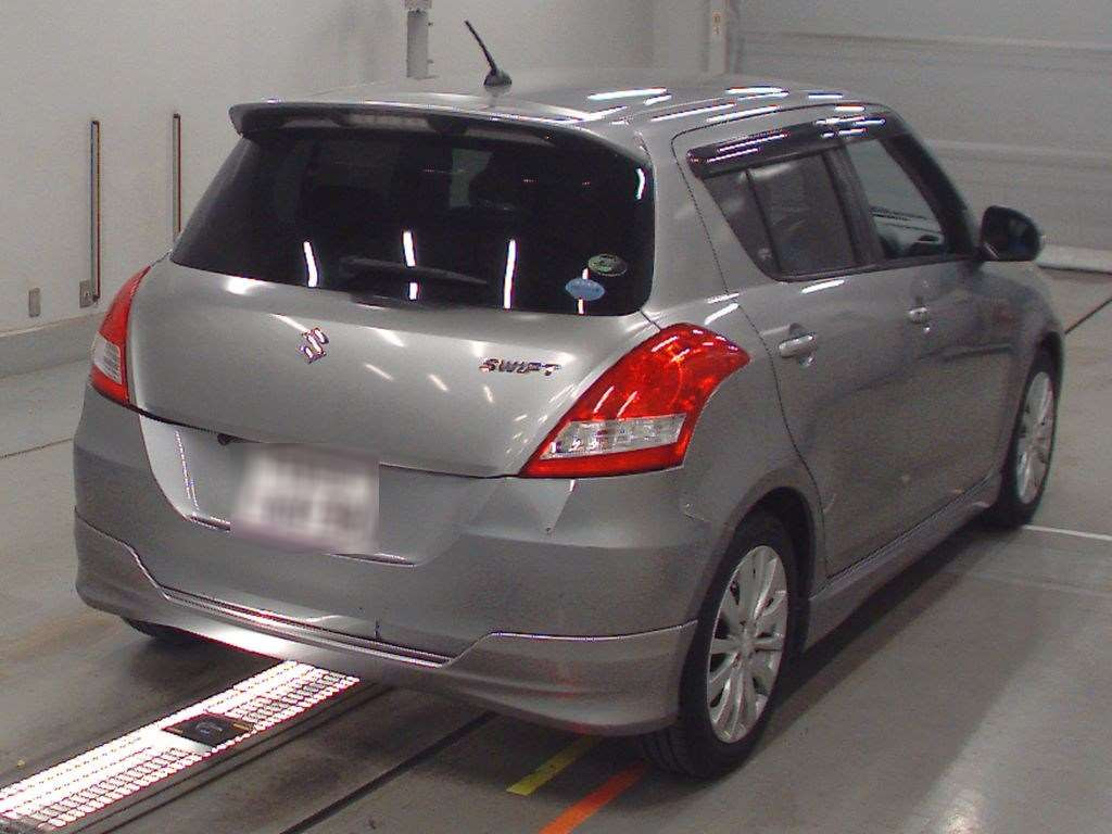 2012 Suzuki Swift ZC72S[1]