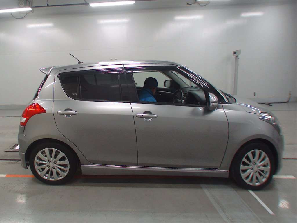 2012 Suzuki Swift ZC72S[2]