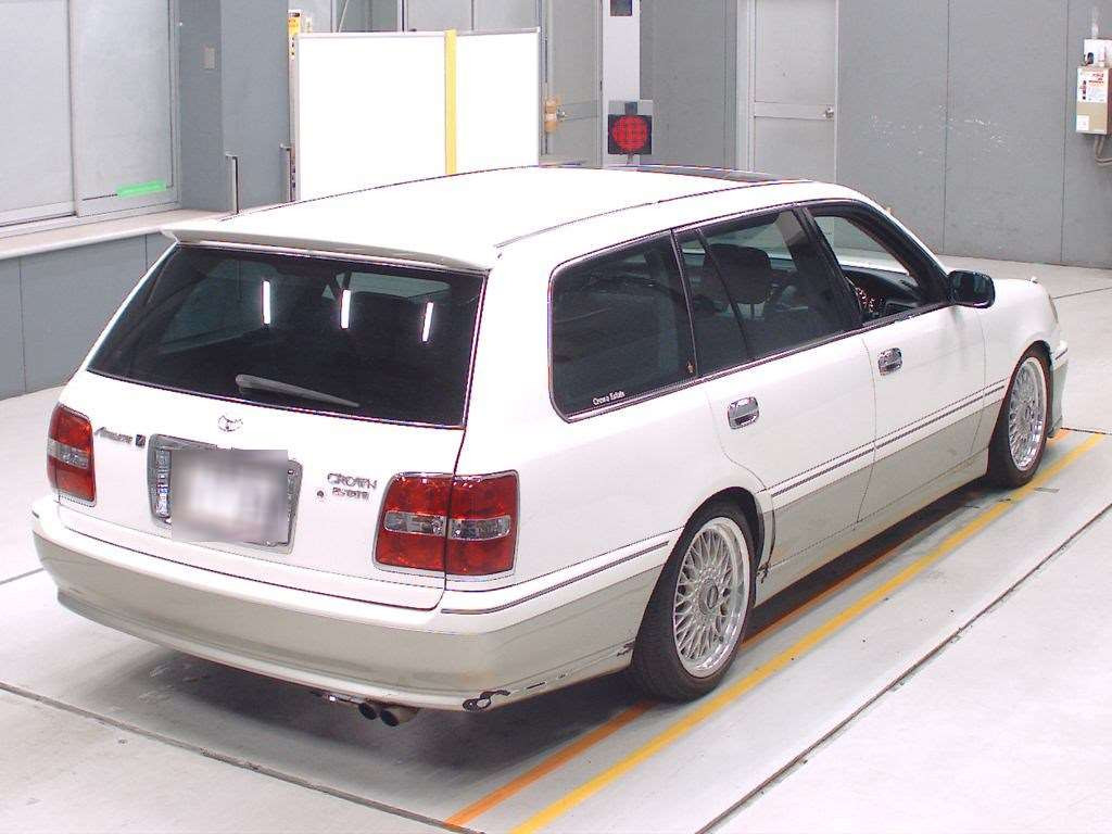 2003 Toyota Crown Estate JZS171W[1]