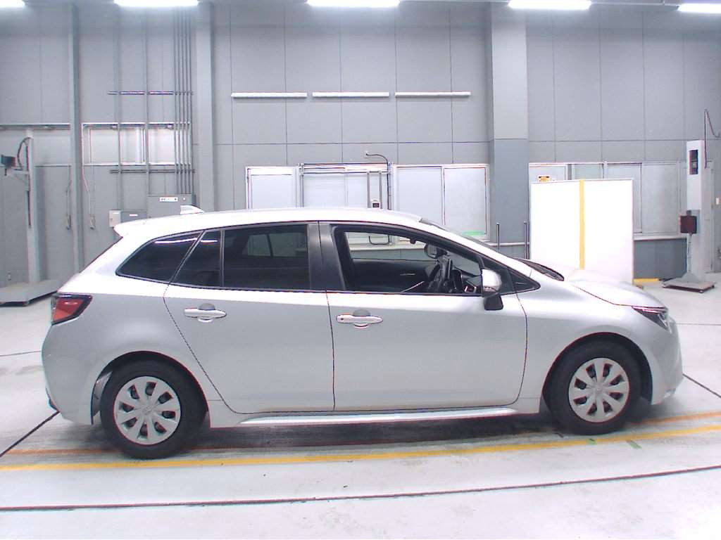 2021 Toyota Corolla Touring Wagon ZRE212W[2]