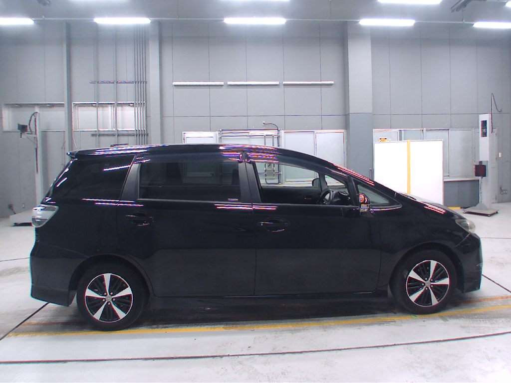 2013 Toyota Wish ZGE20W[2]