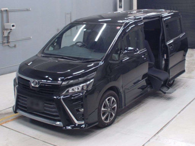 2018 Toyota Voxy