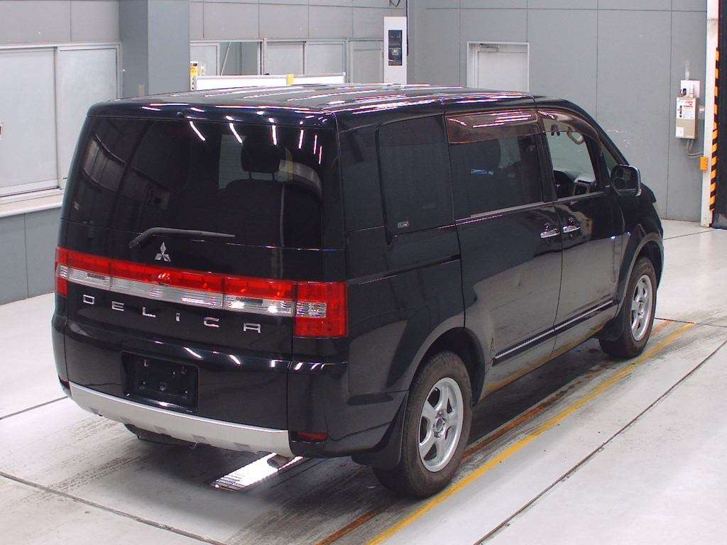 2010 Mitsubishi Delica D5 CV4W[1]