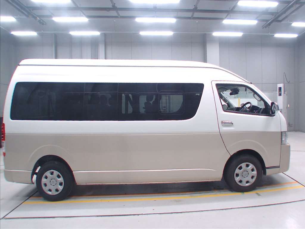 2019 Toyota Hiace Wagon TRH224W[2]