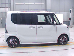 2019 Daihatsu Tanto Custom