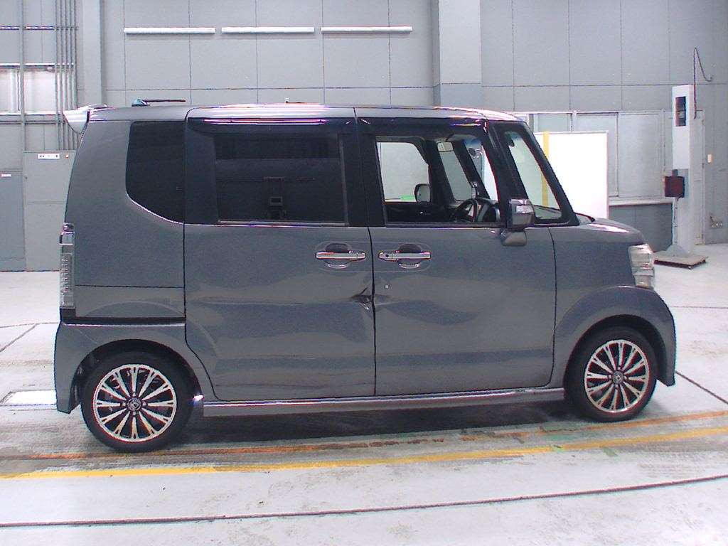 2017 Honda N-BOX CUSTOM JF1[2]