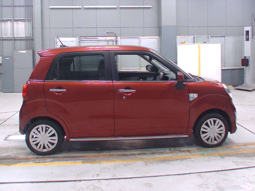 2015 Daihatsu Cast LA250S[2]