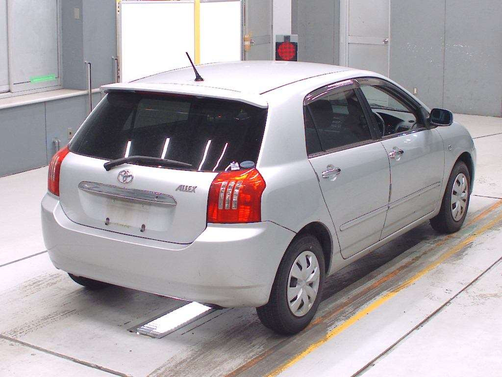 2004 Toyota Allex NZE121[1]