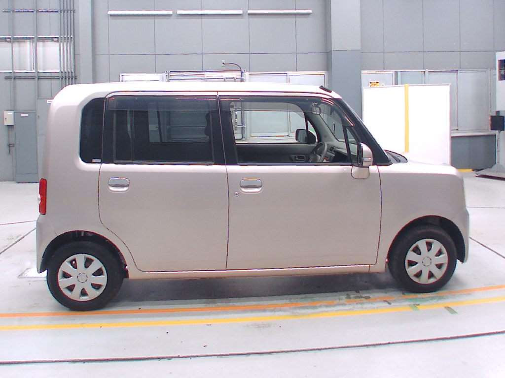 2009 Daihatsu Move Conte L585S[2]