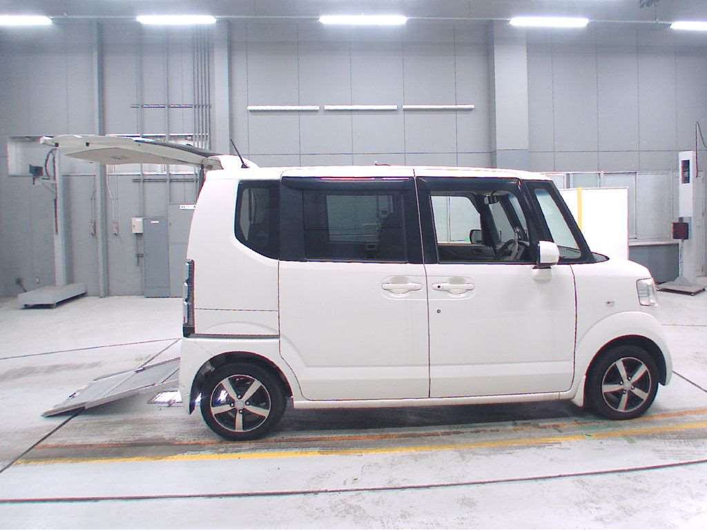 2013 Honda N-Box+ JF1[2]