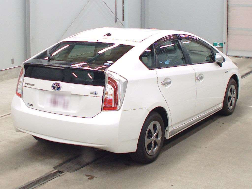 2014 Toyota Prius ZVW30[1]