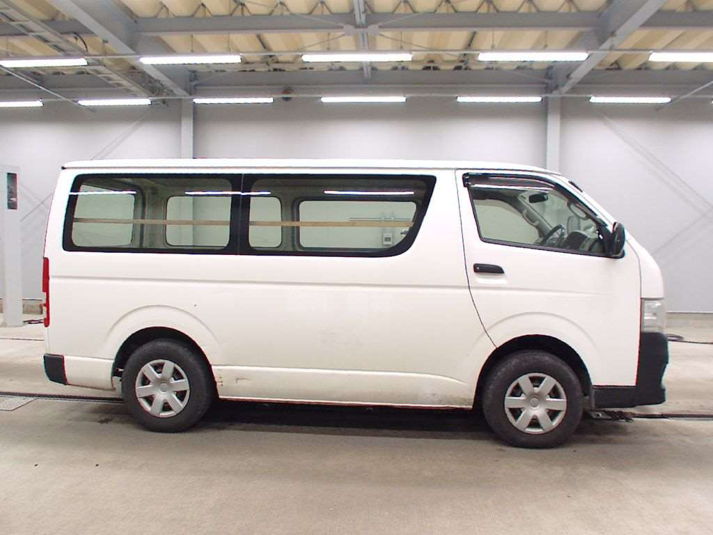 2012 Toyota Hiace Van KDH206V[2]