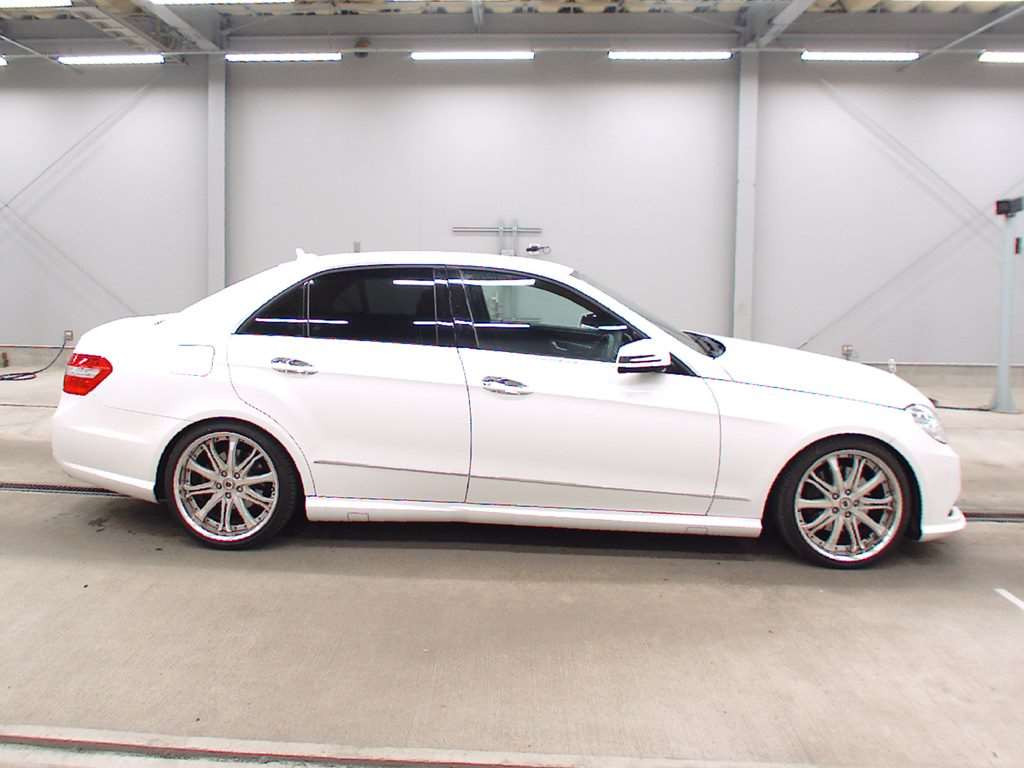 2012 Mercedes Benz E-Class 212047C[2]