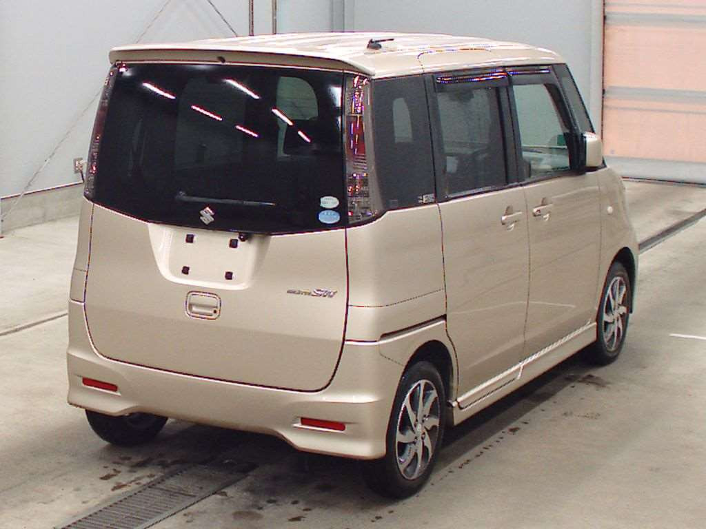 2010 Suzuki Palette SW MK21S[1]