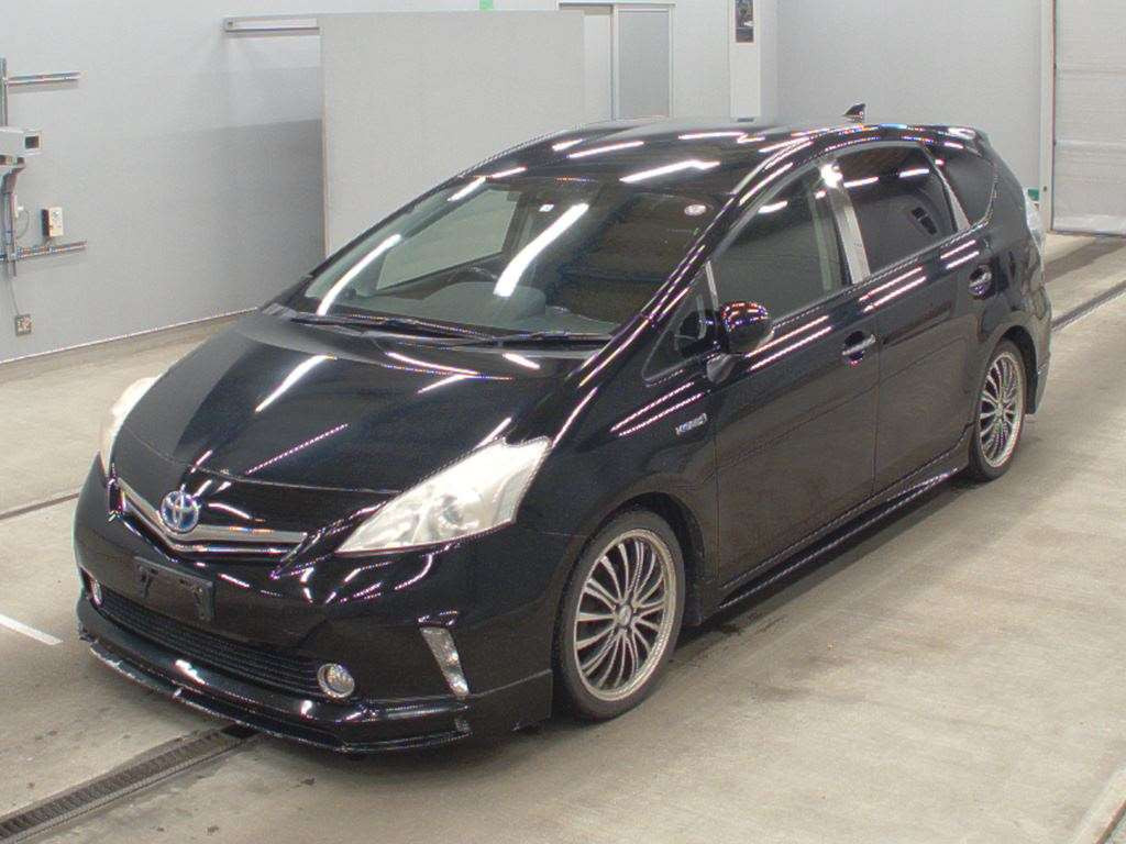 2013 Toyota Prius alpha ZVW41W[0]