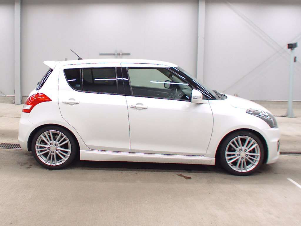 2015 Suzuki Swift Sport ZC32S[2]