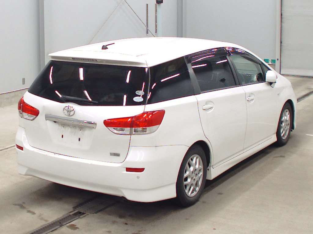 2010 Toyota Wish ZGE25G[1]