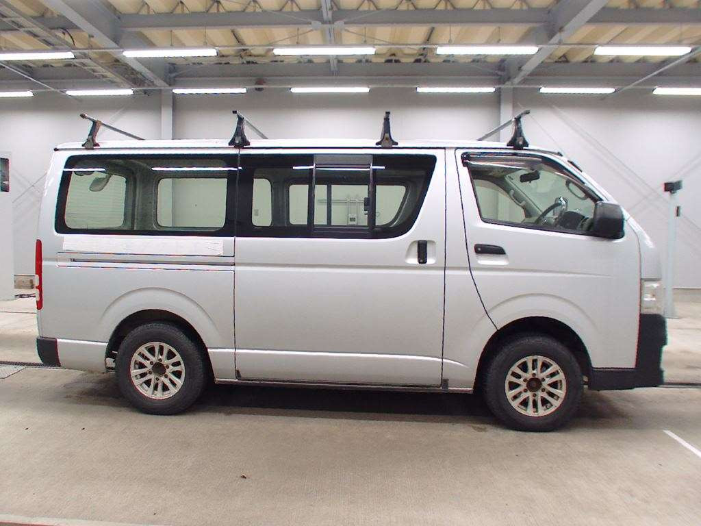 2012 Toyota Regiusace Van KDH206V[2]