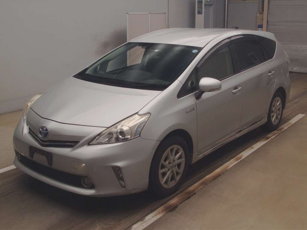 2014 Toyota Prius alpha ZVW41W[0]