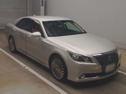 2016 Toyota Crown Majesta