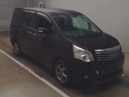 2013 Toyota Noah