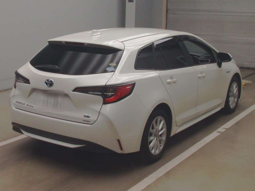 2020 Toyota Corolla Touring Wagon ZWE214W[1]