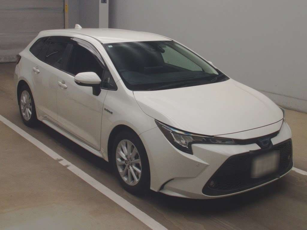 2020 Toyota Corolla Touring Wagon ZWE214W[2]